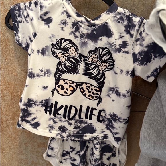 SHEIN Kids 4 T Sets - Black, Pink, Gray, White - Picture 4 of 7